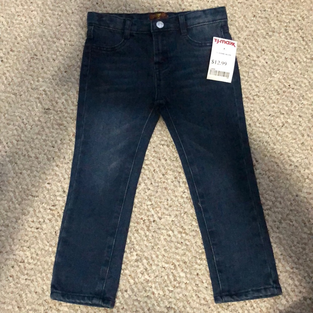 Brand new. 3t jeans.